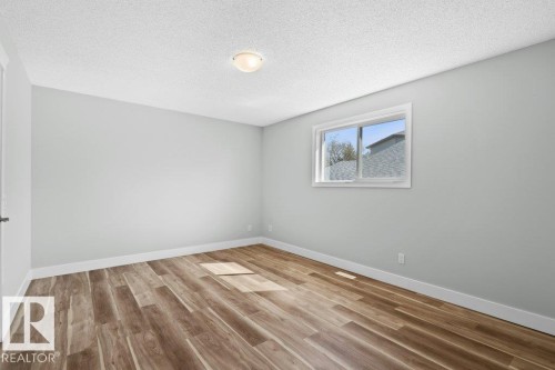 4209 25 Avenue Nw, Edmonton, AB - Indoor Photo Showing Other Room