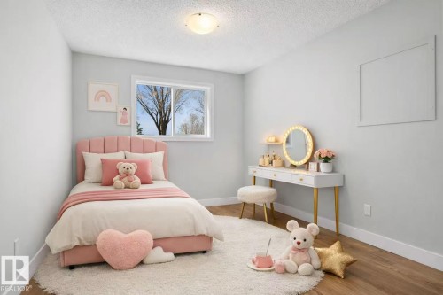 4209 25 Avenue Nw, Edmonton, AB - Indoor Photo Showing Bedroom