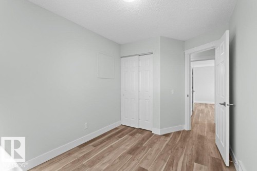 4209 25 Avenue Nw, Edmonton, AB - Indoor Photo Showing Other Room