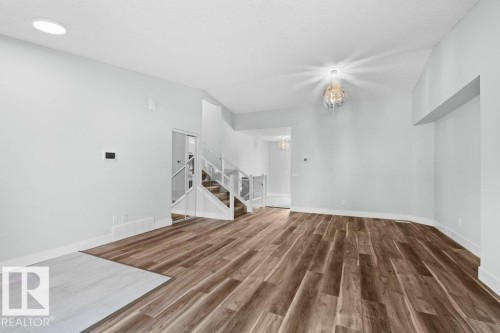 4209 25 Avenue Nw, Edmonton, AB - Indoor Photo Showing Other Room
