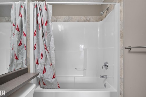 #69 3625 144 Av Nw, Edmonton, AB - Indoor Photo Showing Bathroom