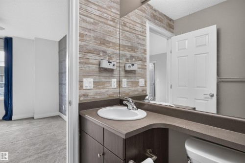 #69 3625 144 Av Nw, Edmonton, AB - Indoor Photo Showing Bathroom