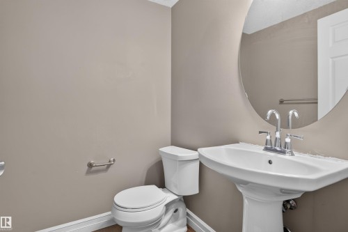 #69 3625 144 Av Nw, Edmonton, AB - Indoor Photo Showing Bathroom