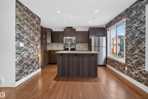 #69 3625 144 Av Nw, Edmonton, AB - Indoor Photo Showing Kitchen