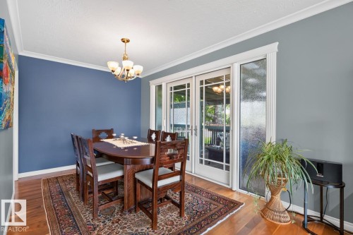 7607 75 Avenue Nw, Edmonton, AB - Indoor Photo Showing Dining Room