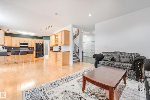 1508 68 Street Sw, Edmonton, AB - Indoor Photo Showing Living Room
