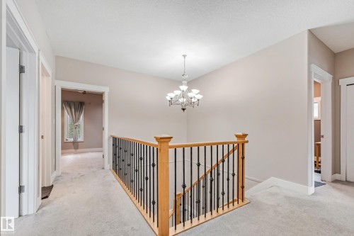 1508 68 Street Sw, Edmonton, AB - Indoor Photo Showing Other Room