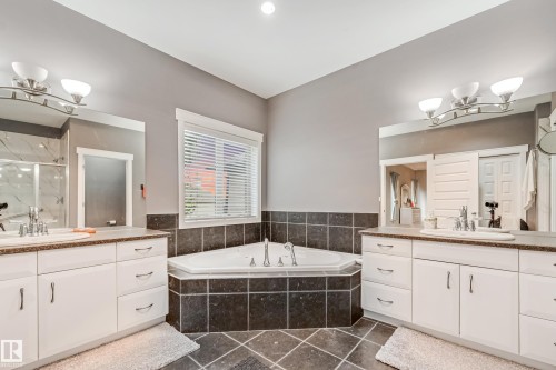1508 68 Street Sw, Edmonton, AB - Indoor Photo Showing Bathroom