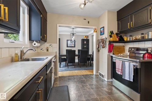 10101 105 Street, Fort Saskatchewan, AB - Indoor Photo Showing Kitchen