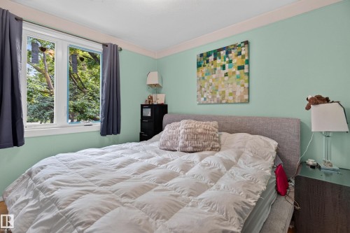 10101 105 Street, Fort Saskatchewan, AB - Indoor Photo Showing Bedroom