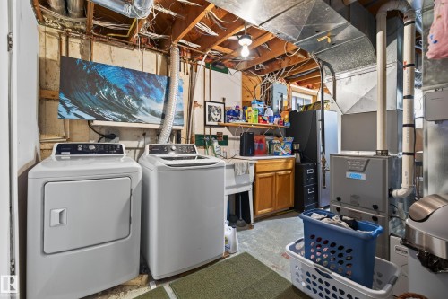 10101 105 Street, Fort Saskatchewan, AB - Indoor Photo Showing Laundry Room