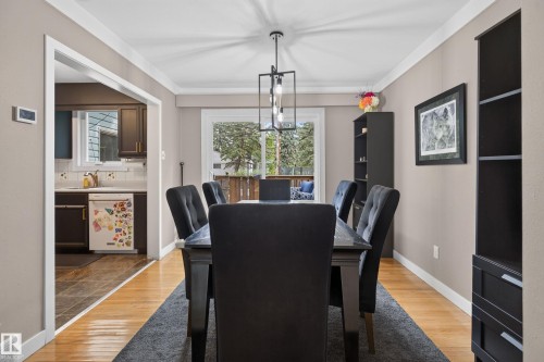 10101 105 Street, Fort Saskatchewan, AB - Indoor Photo Showing Dining Room