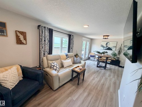 58571 Rr 90, Rural St. Paul County, AB - Indoor Photo Showing Living Room