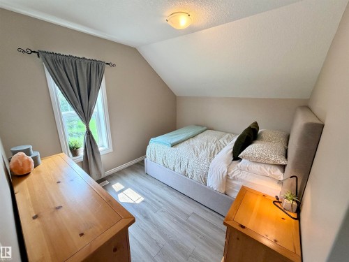 58571 Rr 90, Rural St. Paul County, AB - Indoor Photo Showing Bedroom