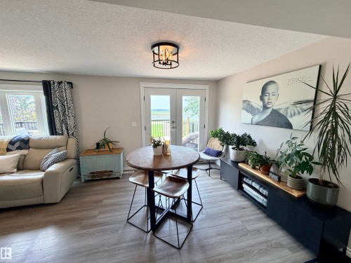 58571 Rr 90, Rural St. Paul County, AB - Indoor Photo Showing Living Room