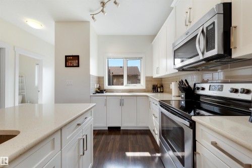 171 Hawks Ridge Boulevard Nw, Edmonton, AB - Indoor Photo Showing Kitchen