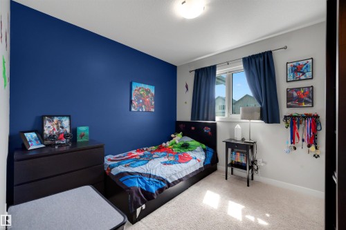 171 Hawks Ridge Boulevard Nw, Edmonton, AB - Indoor Photo Showing Bedroom