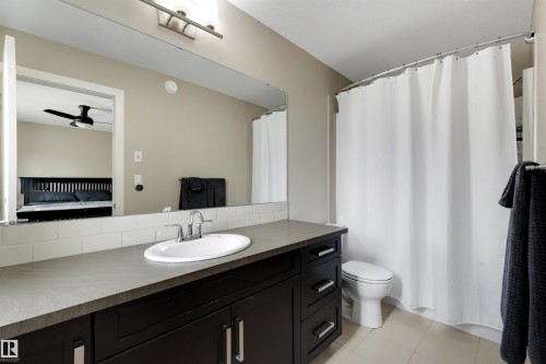 171 Hawks Ridge Boulevard Nw, Edmonton, AB - Indoor Photo Showing Bathroom