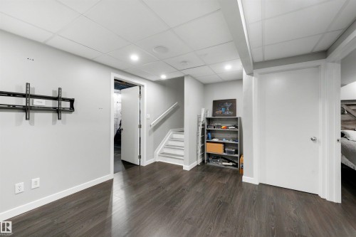 171 Hawks Ridge Boulevard Nw, Edmonton, AB - Indoor