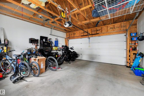 171 Hawks Ridge Boulevard Nw, Edmonton, AB - Indoor Photo Showing Garage