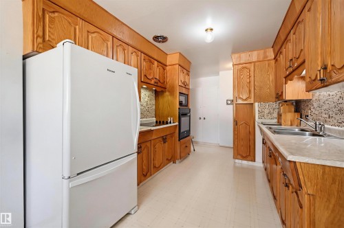 14711 82 Avenue Nw, Edmonton, AB - Indoor Photo Showing Kitchen With Double Sink