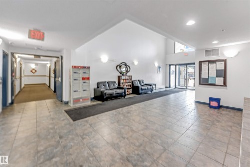 #416 2305 35A Av Nw, Edmonton, AB - Indoor Photo Showing Other Room