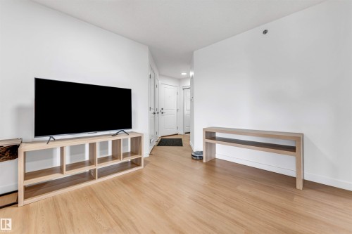 #416 2305 35A Av Nw, Edmonton, AB - Indoor Photo Showing Other Room
