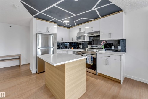 #416 2305 35A Av Nw, Edmonton, AB - Indoor Photo Showing Kitchen