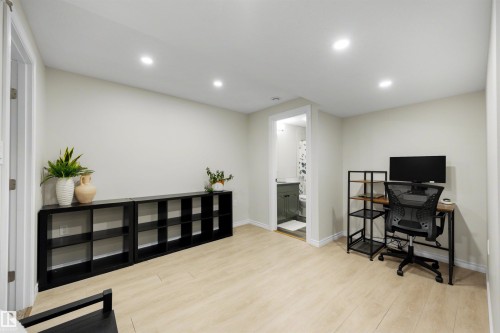728 173 Street Sw, Edmonton, AB - Indoor