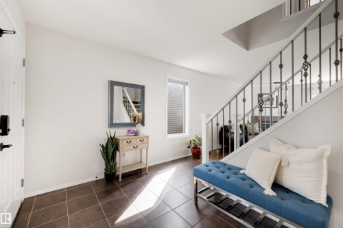 728 173 Street Sw, Edmonton, AB - Indoor