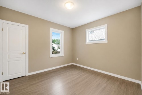 12130 95A Street Nw, Edmonton, AB - Indoor Photo Showing Other Room