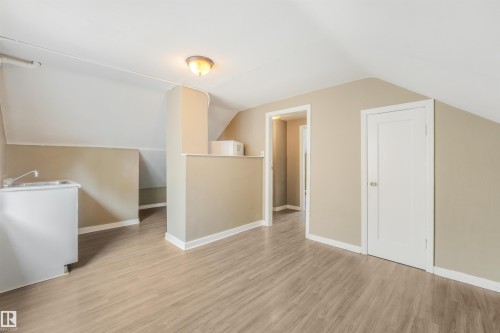 12130 95A Street Nw, Edmonton, AB - Indoor