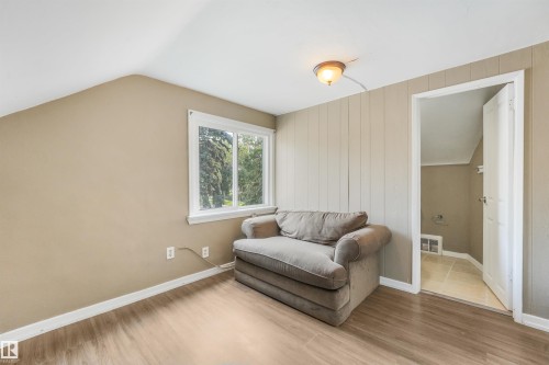 12130 95A Street Nw, Edmonton, AB - Indoor