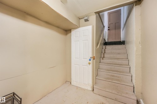 12130 95A Street Nw, Edmonton, AB - Indoor Photo Showing Other Room