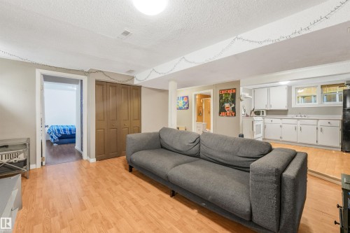 12130 95A Street Nw, Edmonton, AB - Indoor Photo Showing Other Room
