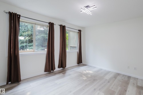 #108 278 Suder Greens Dr Nw, Edmonton, AB - Indoor Photo Showing Other Room