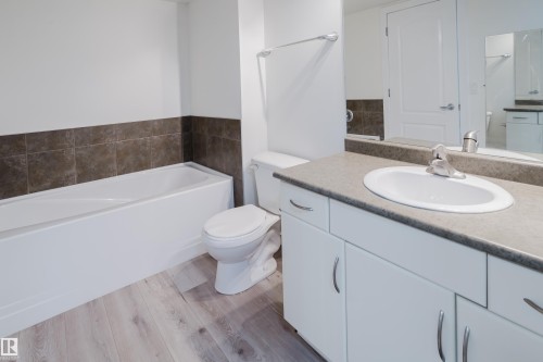 #108 278 Suder Greens Dr Nw, Edmonton, AB - Indoor Photo Showing Bathroom