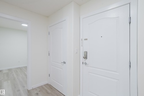 #108 278 Suder Greens Dr Nw, Edmonton, AB - Indoor Photo Showing Other Room