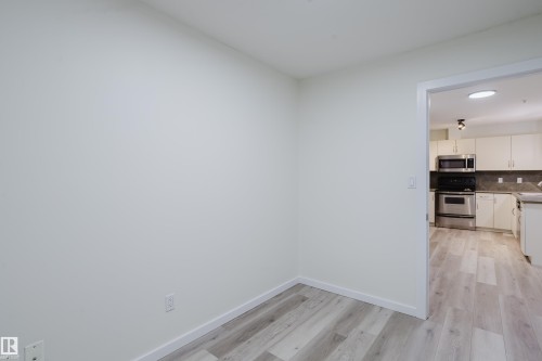 #108 278 Suder Greens Dr Nw, Edmonton, AB - Indoor Photo Showing Kitchen
