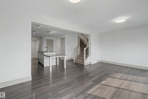 7307 Armour Crescent Sw, Edmonton, AB - Indoor Photo Showing Other Room