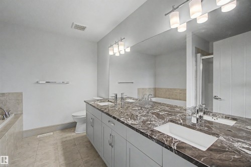 7307 Armour Crescent Sw, Edmonton, AB - Indoor Photo Showing Bathroom