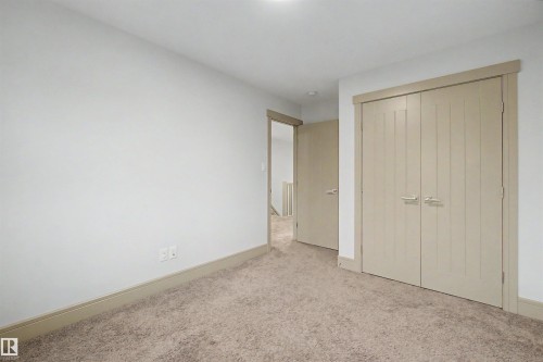 7307 Armour Crescent Sw, Edmonton, AB - Indoor Photo Showing Other Room