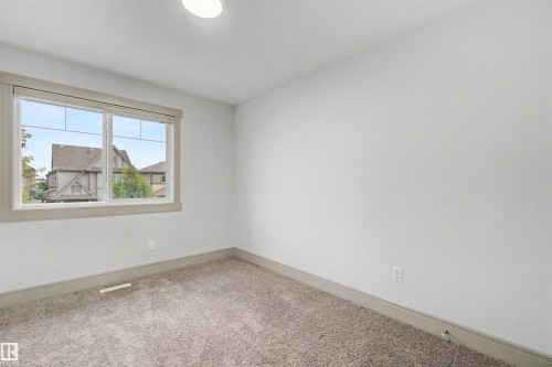 7307 Armour Crescent Sw, Edmonton, AB - Indoor Photo Showing Other Room
