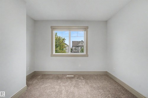 7307 Armour Crescent Sw, Edmonton, AB - Indoor Photo Showing Other Room