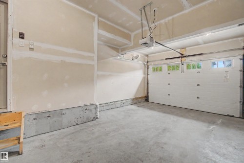 7307 Armour Crescent Sw, Edmonton, AB - Indoor Photo Showing Garage