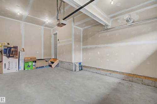 7307 Armour Crescent Sw, Edmonton, AB - Indoor