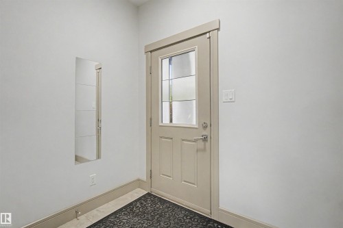 7307 Armour Crescent Sw, Edmonton, AB - Indoor Photo Showing Other Room