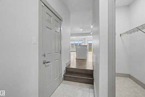 7307 Armour Crescent Sw, Edmonton, AB - Indoor Photo Showing Other Room