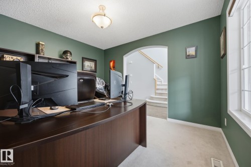 Room with soft green walls and light neutral carpeting - 15 Orchid Place, St. Albert, AB - Indoor Photo Showing Office