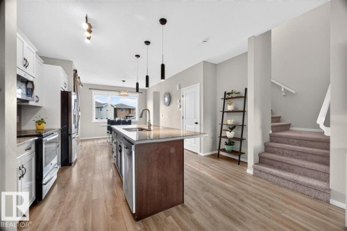 3150 Carpenter Landing Sw, Edmonton, AB - Indoor Photo Showing Kitchen With Upgraded Kitchen